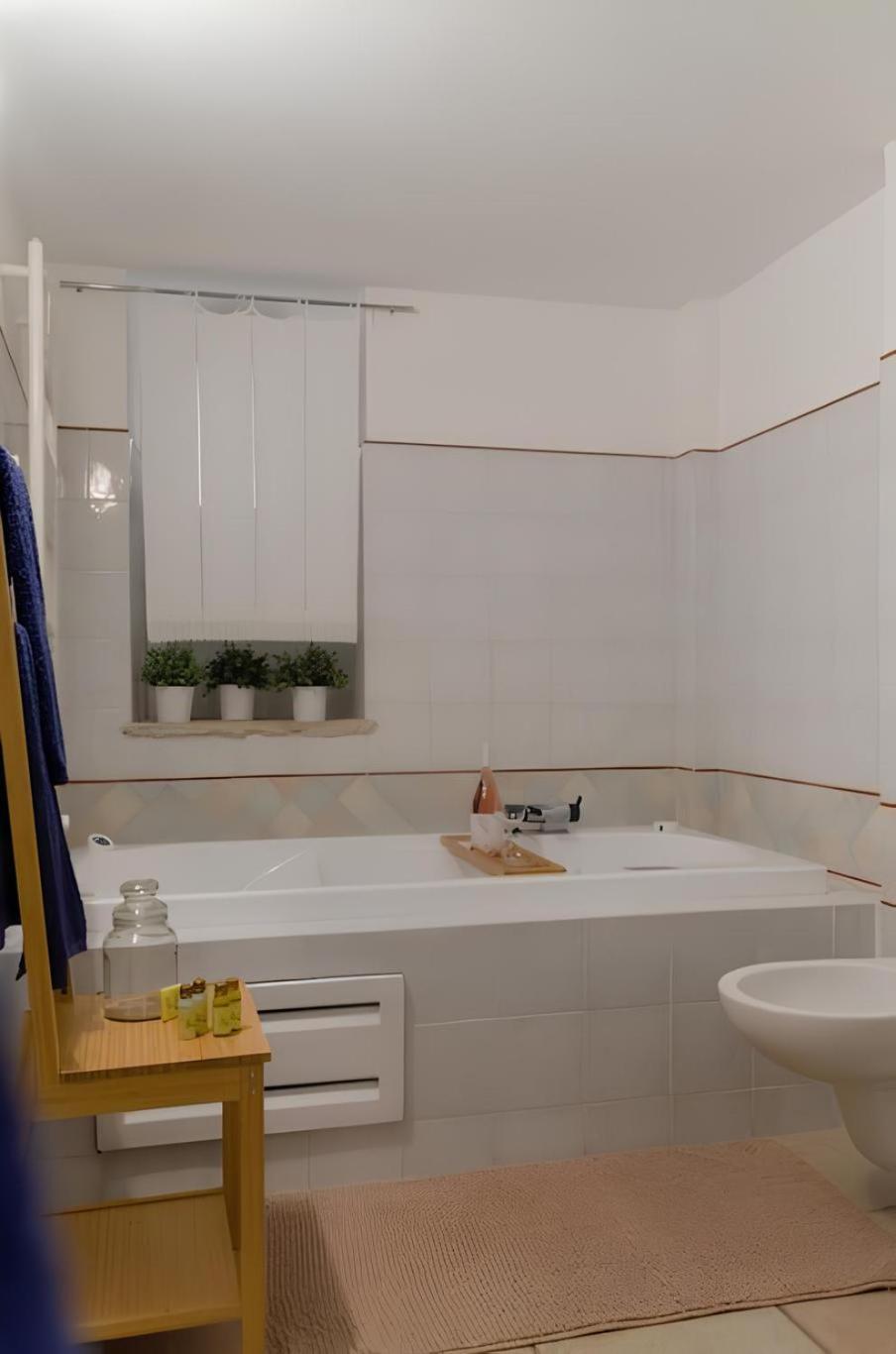 Maison De L'Air - Apt With Jacuzzi Giovinazzo Eksteriør billede