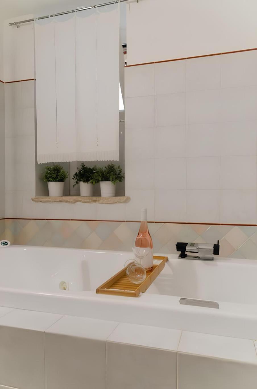 Maison De L'Air - Apt With Jacuzzi Giovinazzo Eksteriør billede